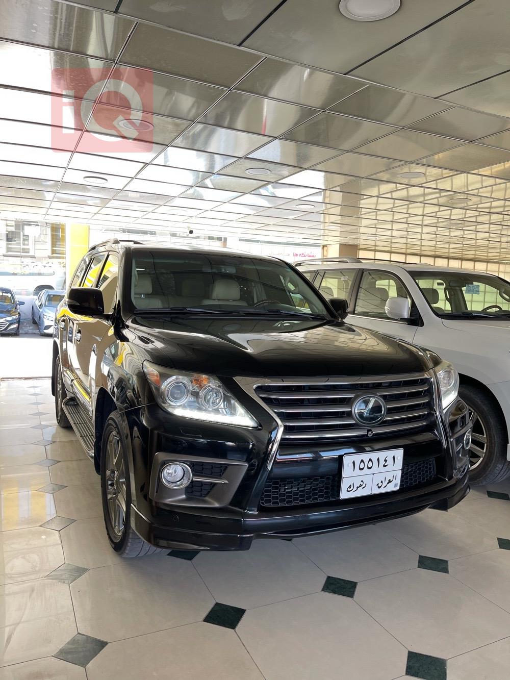 Lexus LX